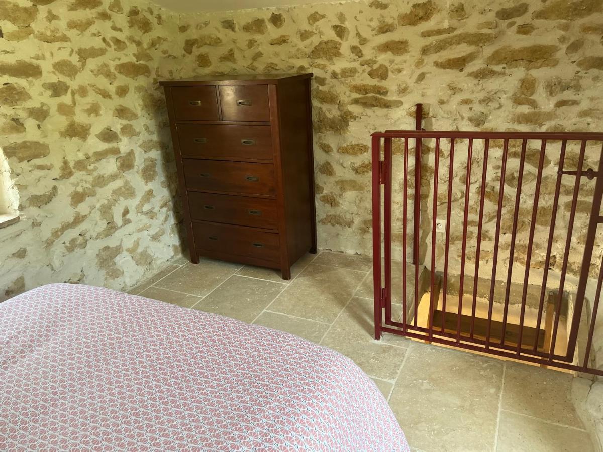 Cabanon Entoure De Montagnes Et D'Oliviers Nyons Exterior foto