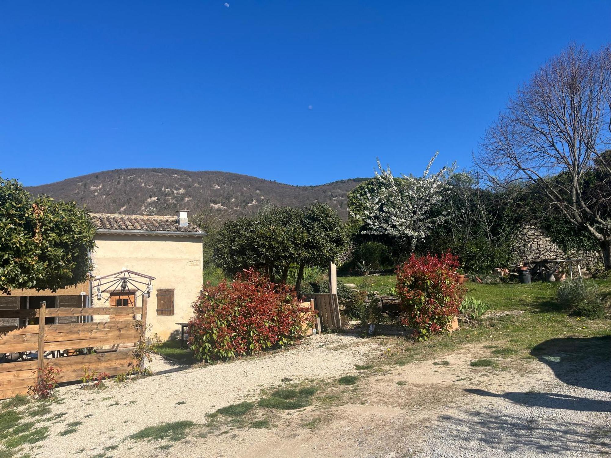 Cabanon Entoure De Montagnes Et D'Oliviers Nyons Exterior foto