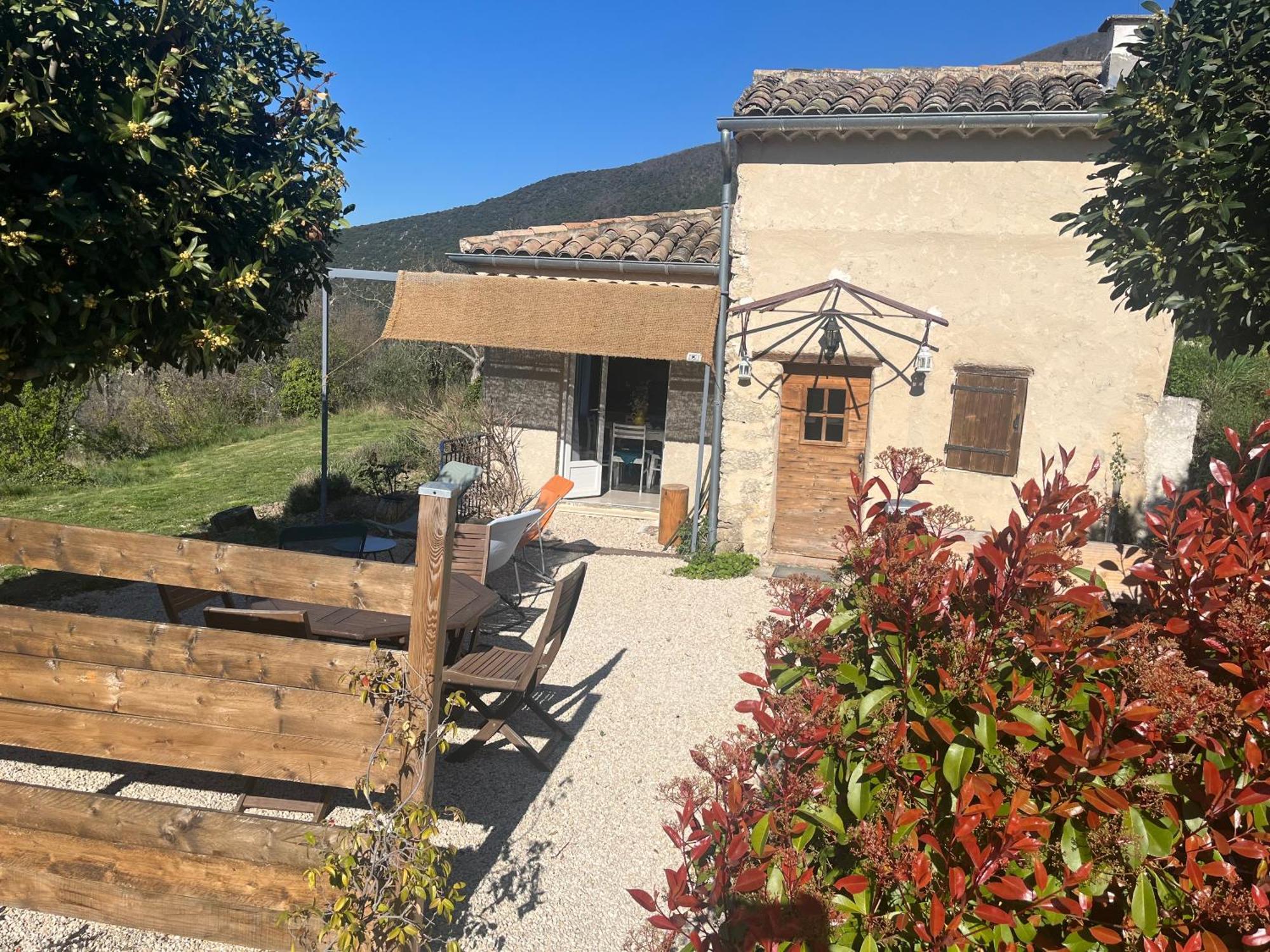 Cabanon Entoure De Montagnes Et D'Oliviers Nyons Exterior foto
